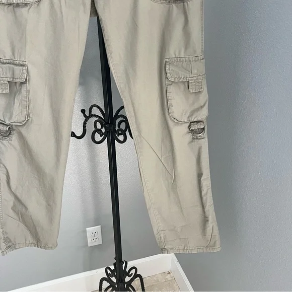 Kenneth Cole New York Gray Pants - Picture 3 of 10